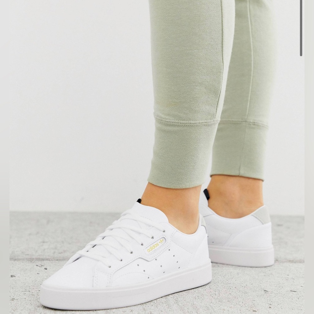 BRAND NEW ADIDAS ORIGINAL Women’s Super Sleek Sneakers White - Size 6